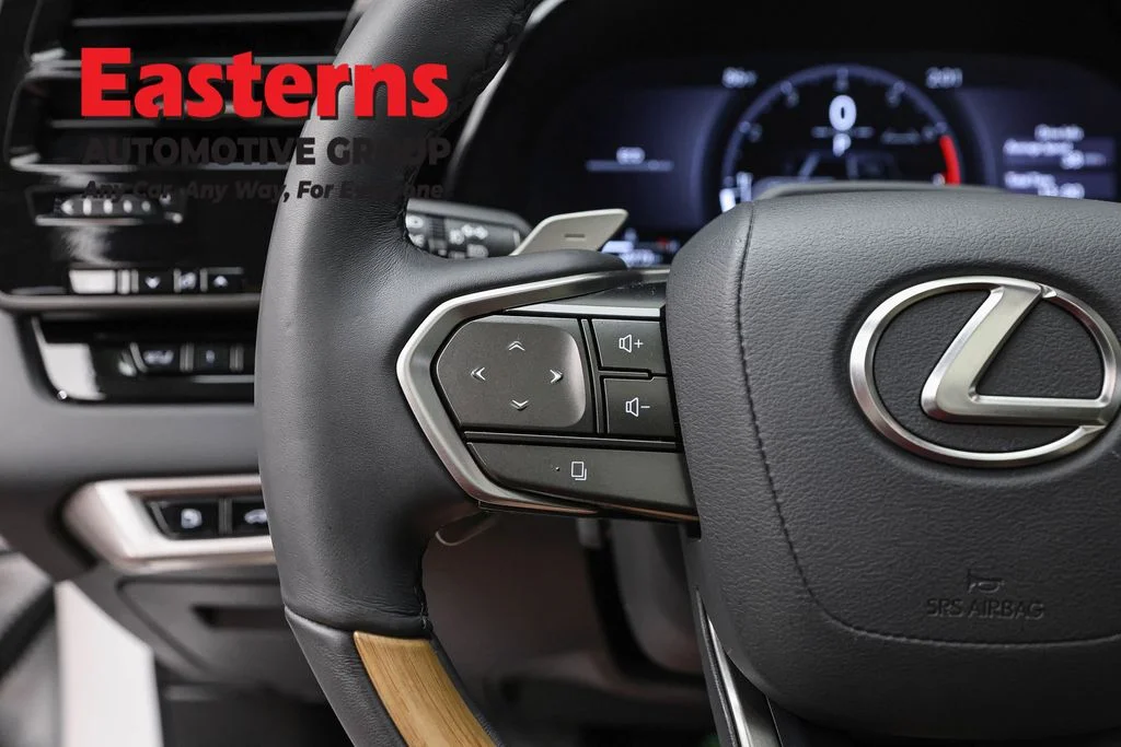 Used 2025 White Lexus 350 Luxury image 15