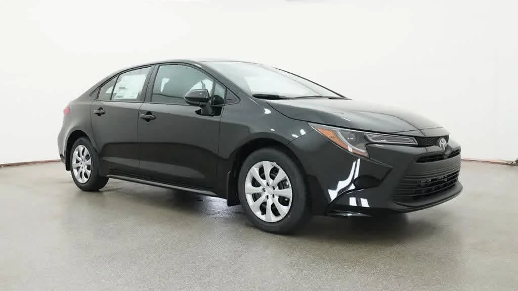New 2026 Midnight Black Metallic Toyota LE image 29