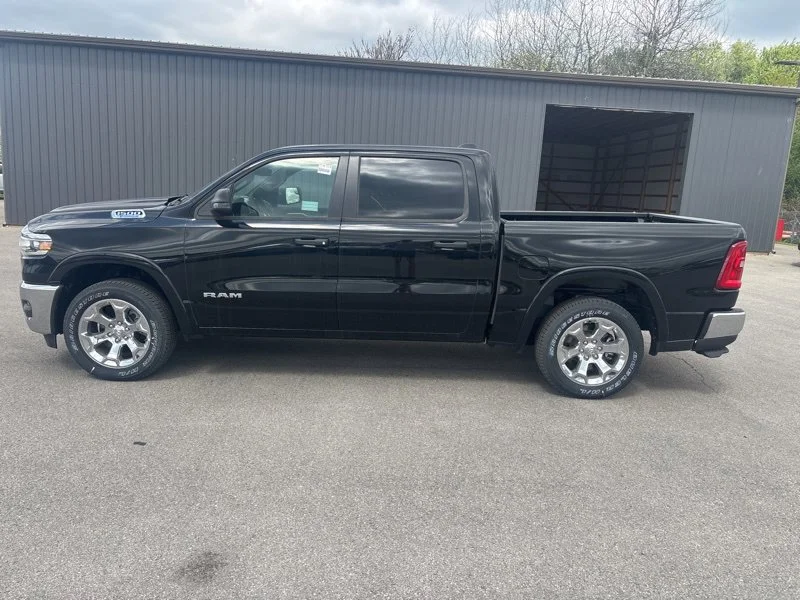 New 2026 Diamond Black Crystal Pearl-Coat Exterior Paint RAM Big Horn/Lone Star image 5