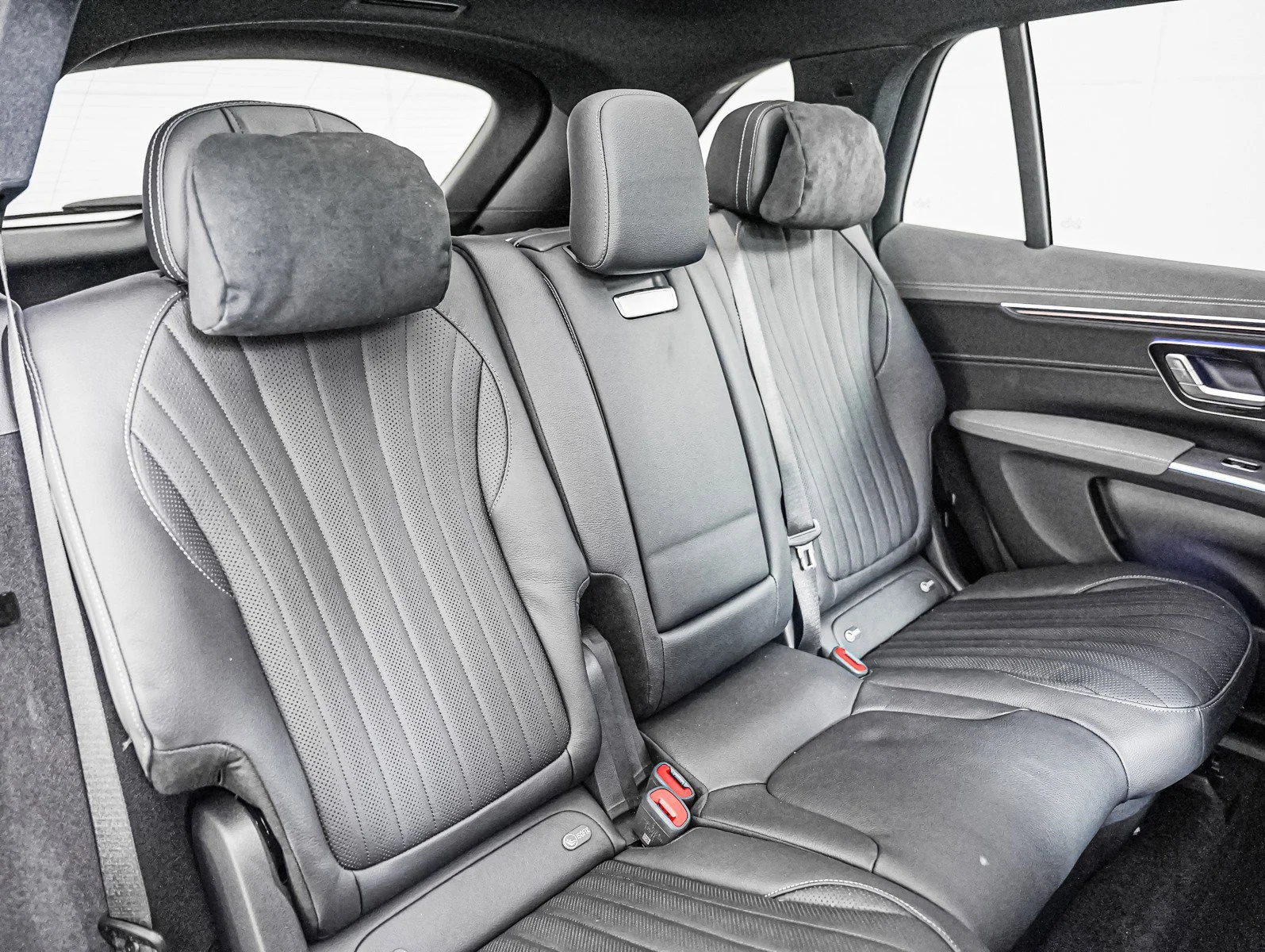 New 2026 Alpine Grey Mercedes-Benz 400 4MATIC® image 12