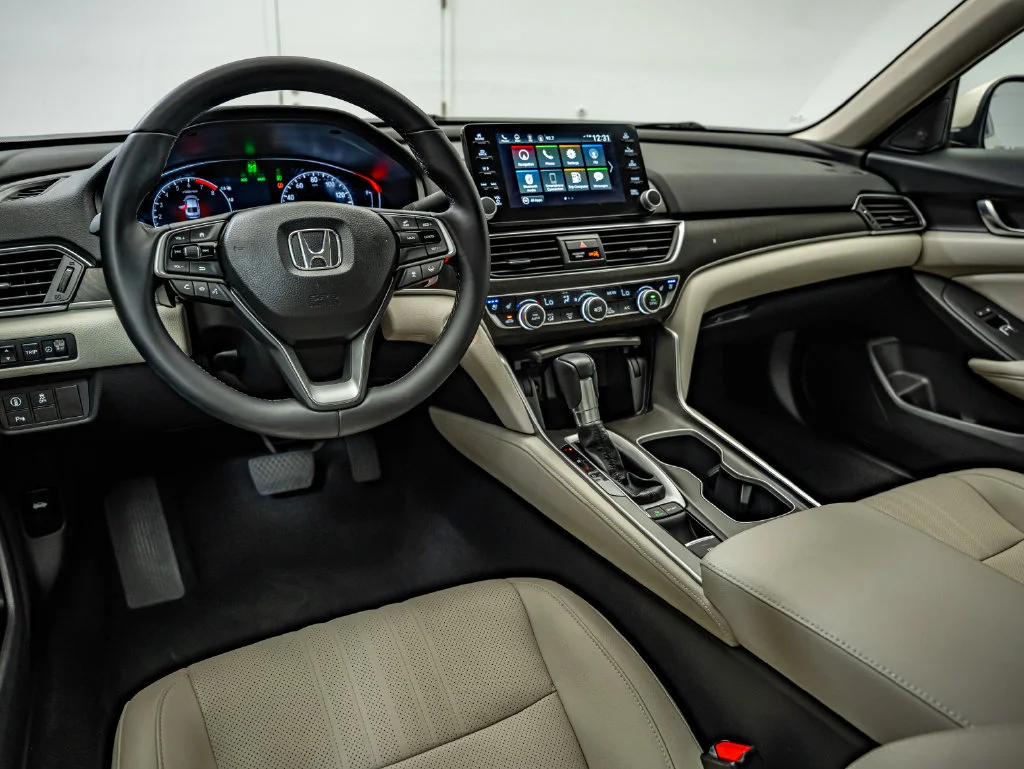 Used 2018 Gold Honda Touring image 30
