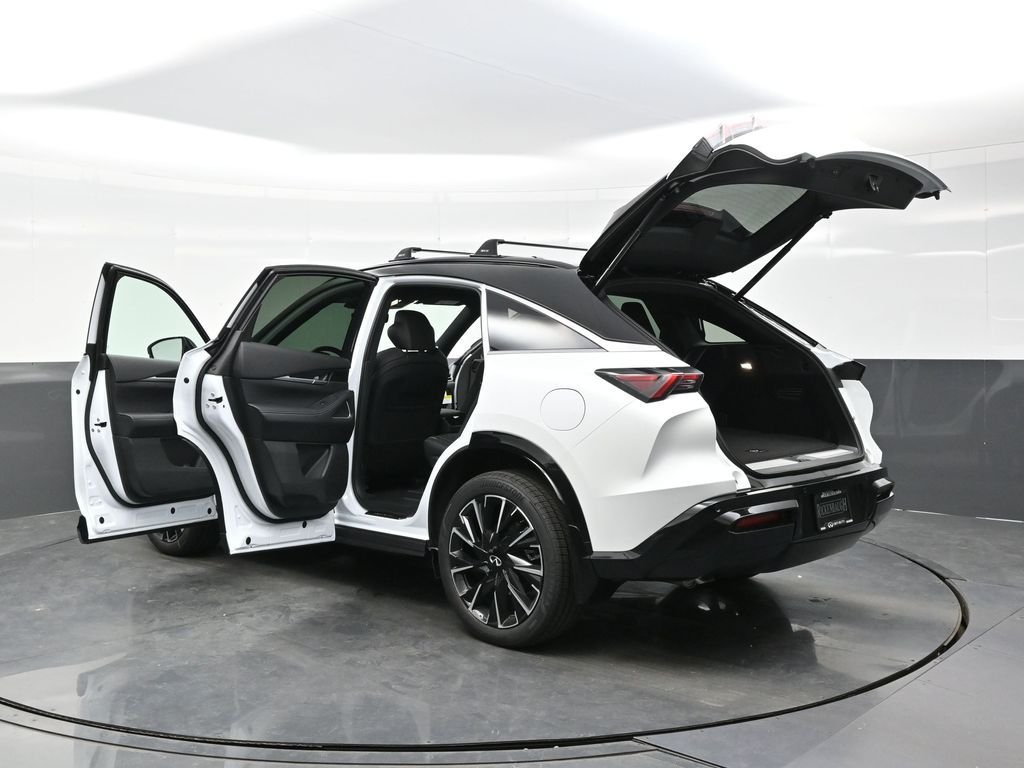 New 2027 2T RAD WHT INFINITI Autograph AWD image 54