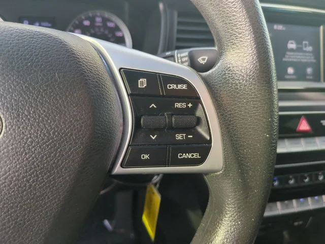Used 2019 Black Hyundai SE image 29