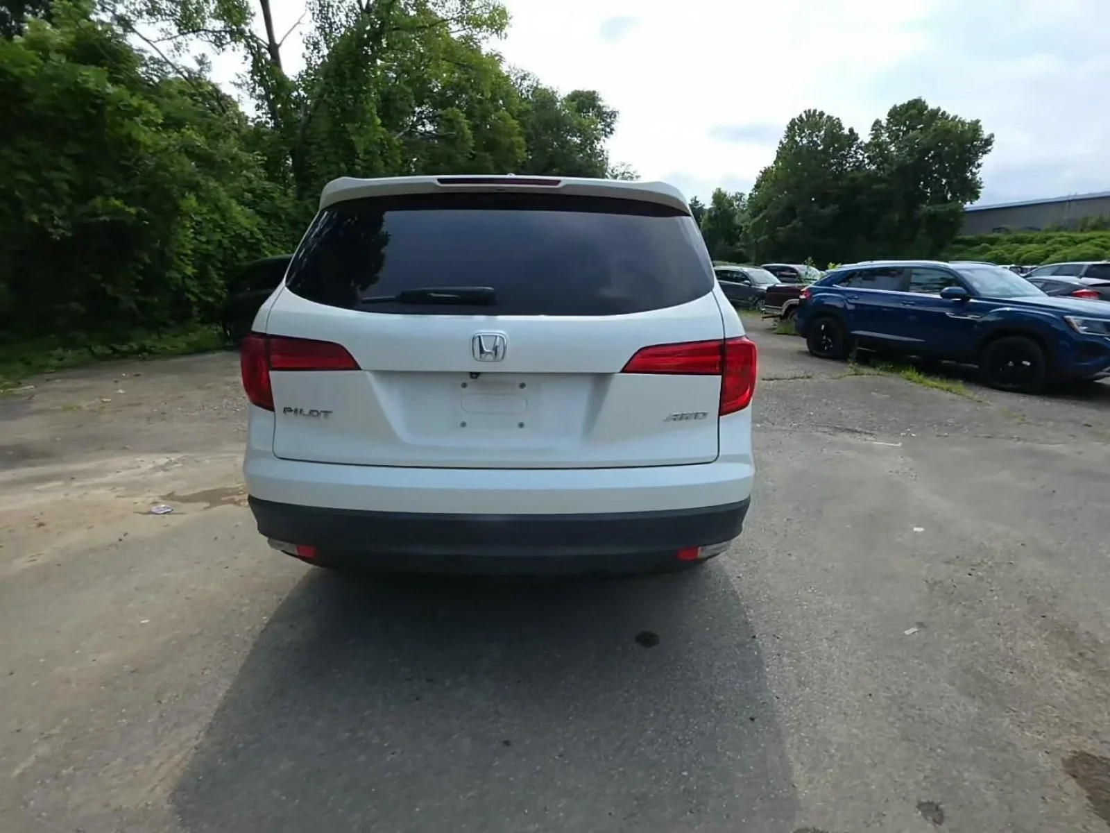 Used 2016 White Diamond Pearl Honda EX-L image 3