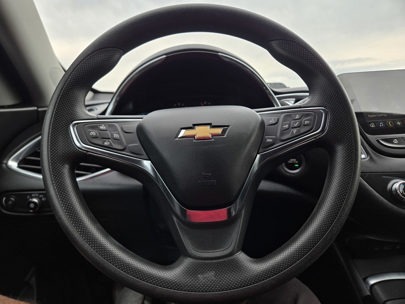 Used 2021 SUMMIT WHITE Chevrolet LT image 16