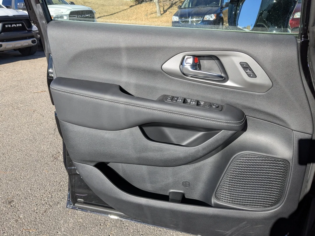 New 2026 Black Chrysler Select - - AWD - Rear DVD - 360 Degree Camera - Power Sliding Doors & More! image 12