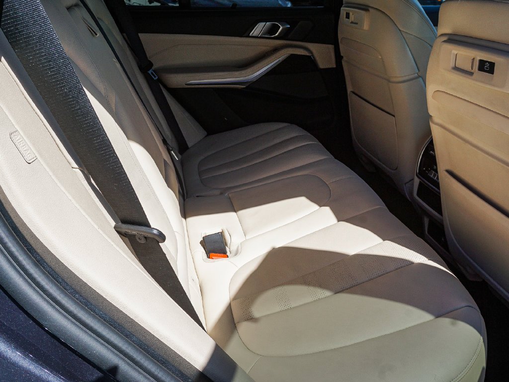 Used 2021 Gray Metallic BMW xDrive40i image 14