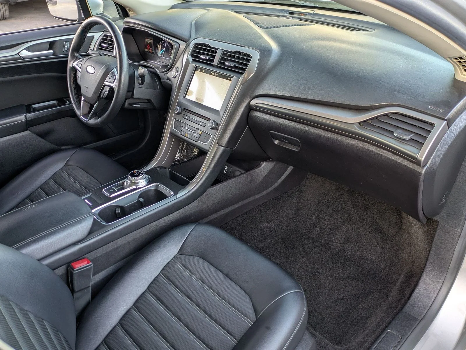 Used 2017 Silver Ford SE image 39