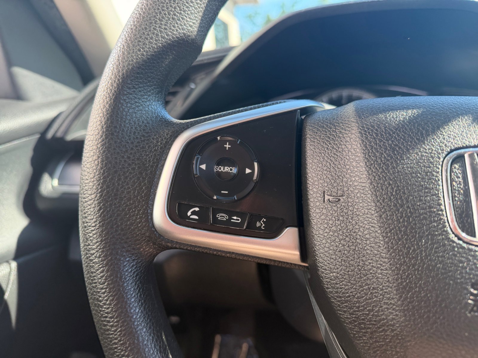 Used 2016 Red Honda LX image 11