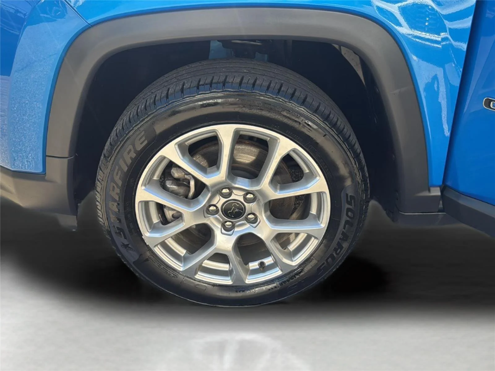 Used 2025 Hydro Blue Pearlcoat Jeep Limited image 23