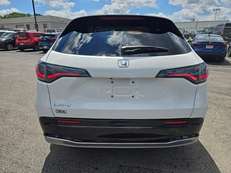 Used 2024  Honda EX-L image 6