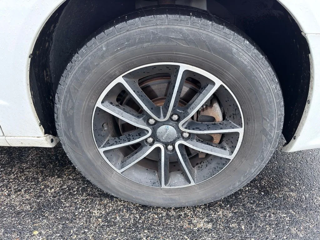 Used 2017 White Dodge SE Plus image 6