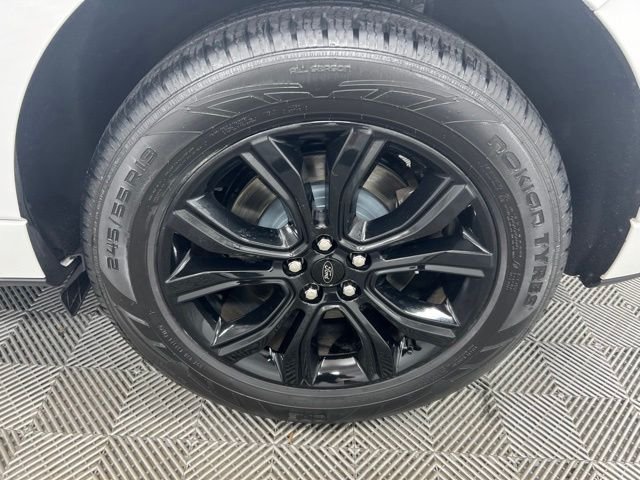 Used 2022 White Ford SE image 10