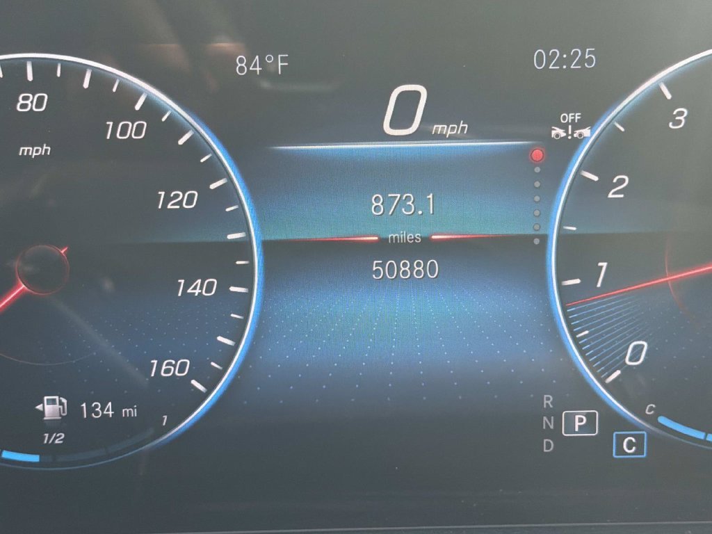Used 2023  Mercedes-Benz GLB 250 image 27