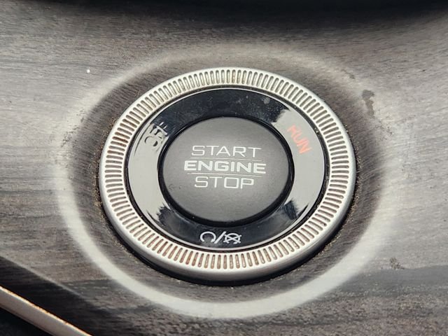 Used 2023 White/off-white Jeep Limited image 20