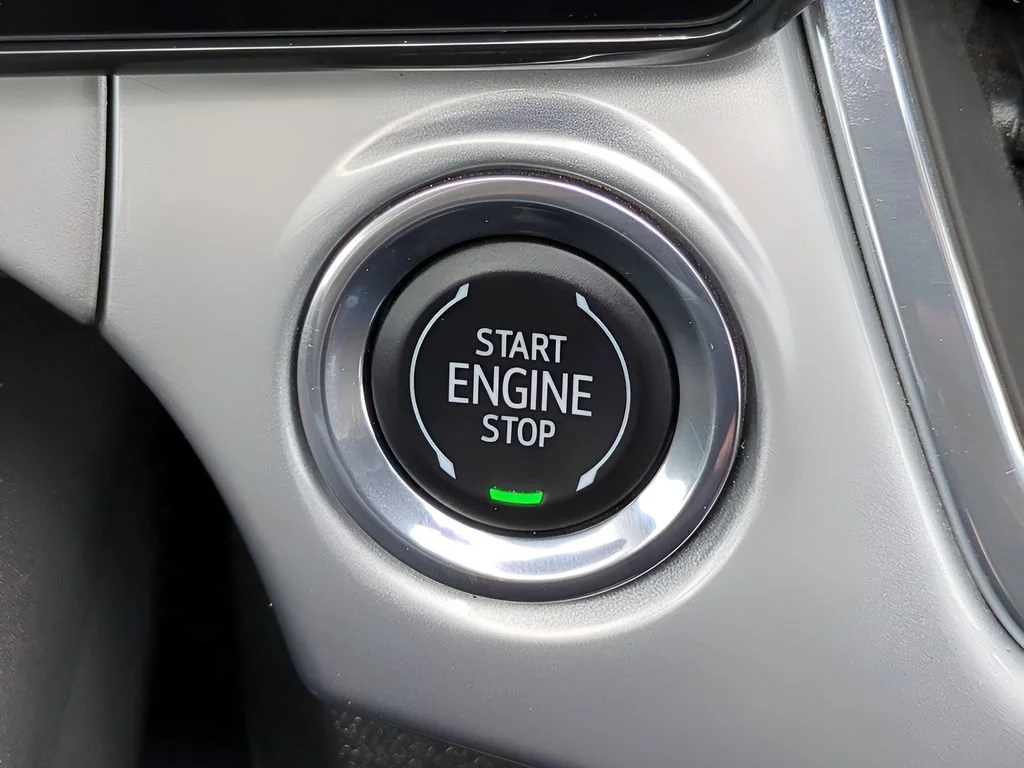 Used 2024 Summit White Chevrolet LT image 22
