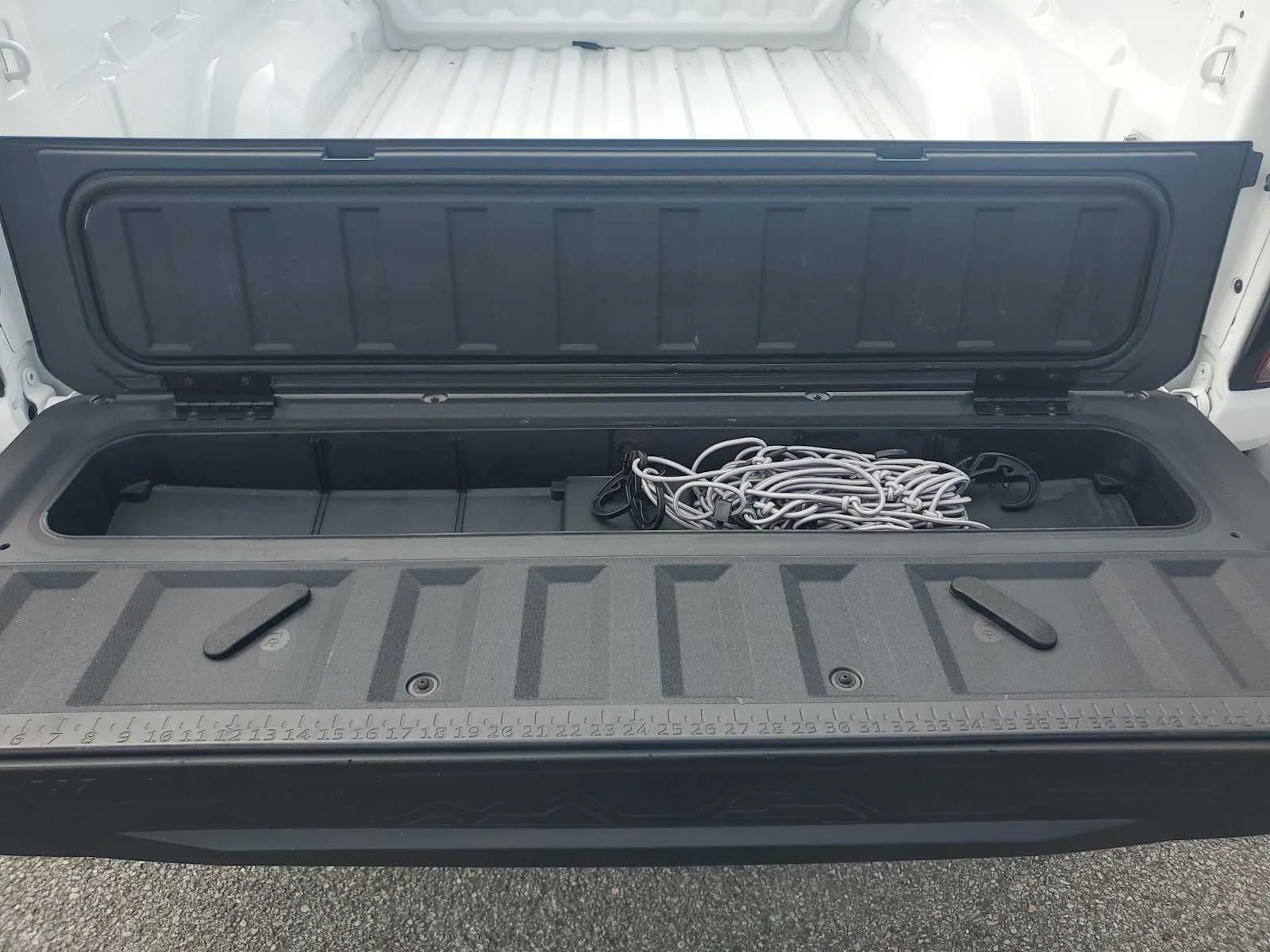 Used 2024 Summit White Chevrolet LT image 7