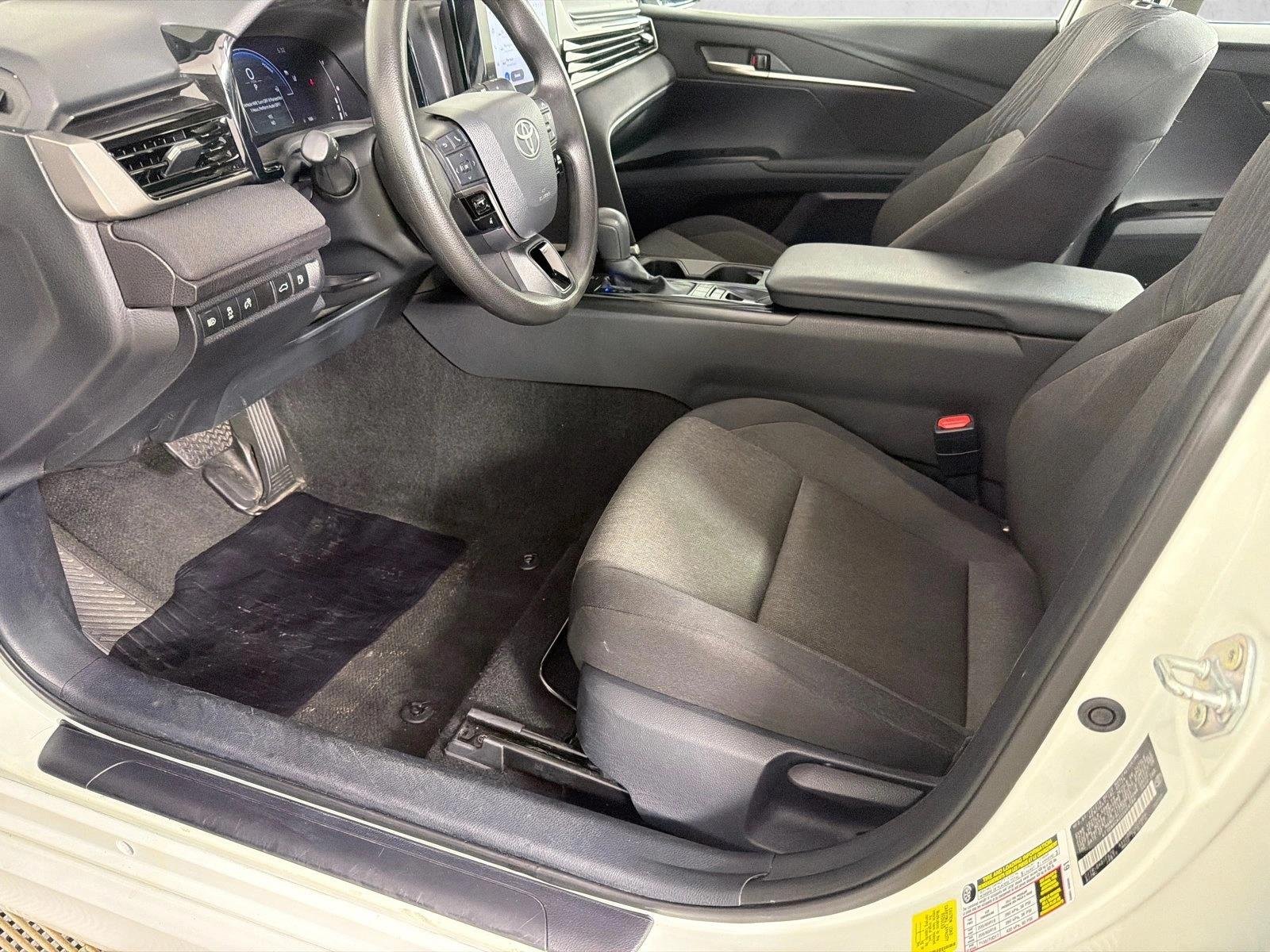 Used 2025 Ice Cap Toyota LE image 9