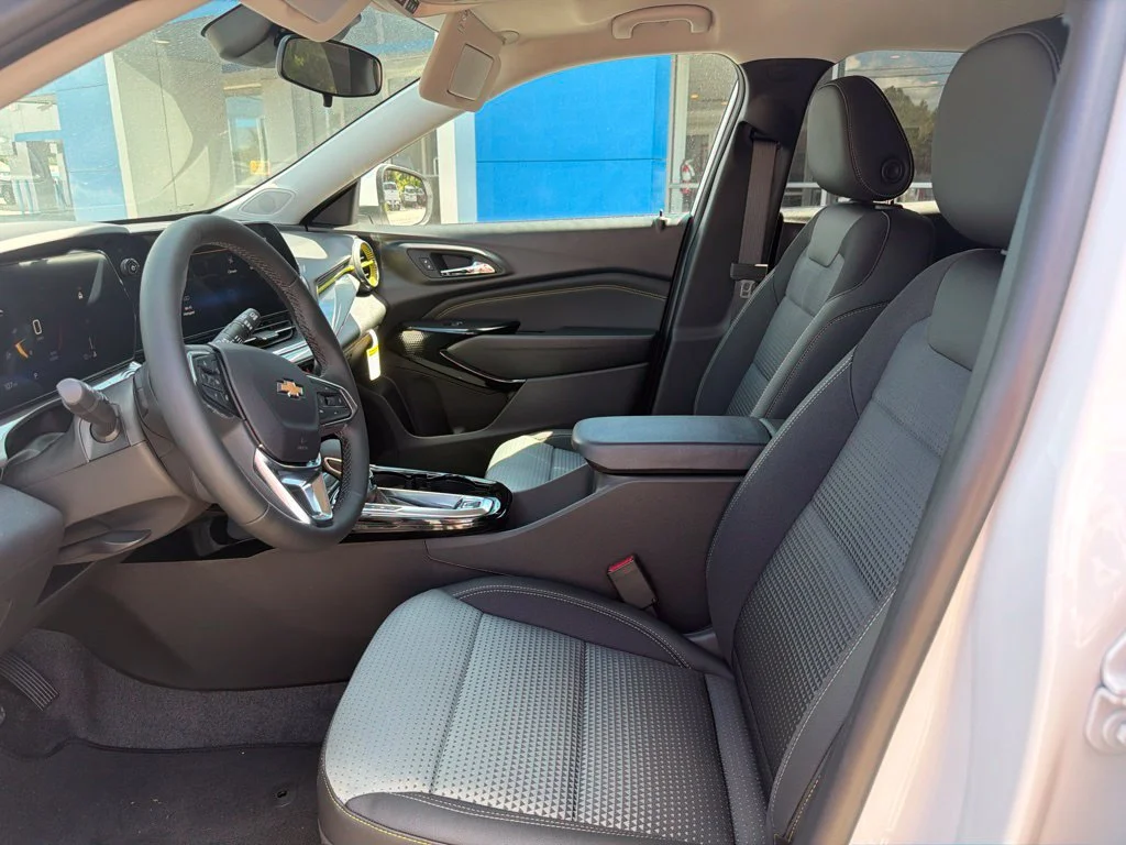 New 2026 Summit White Chevrolet LT image 10