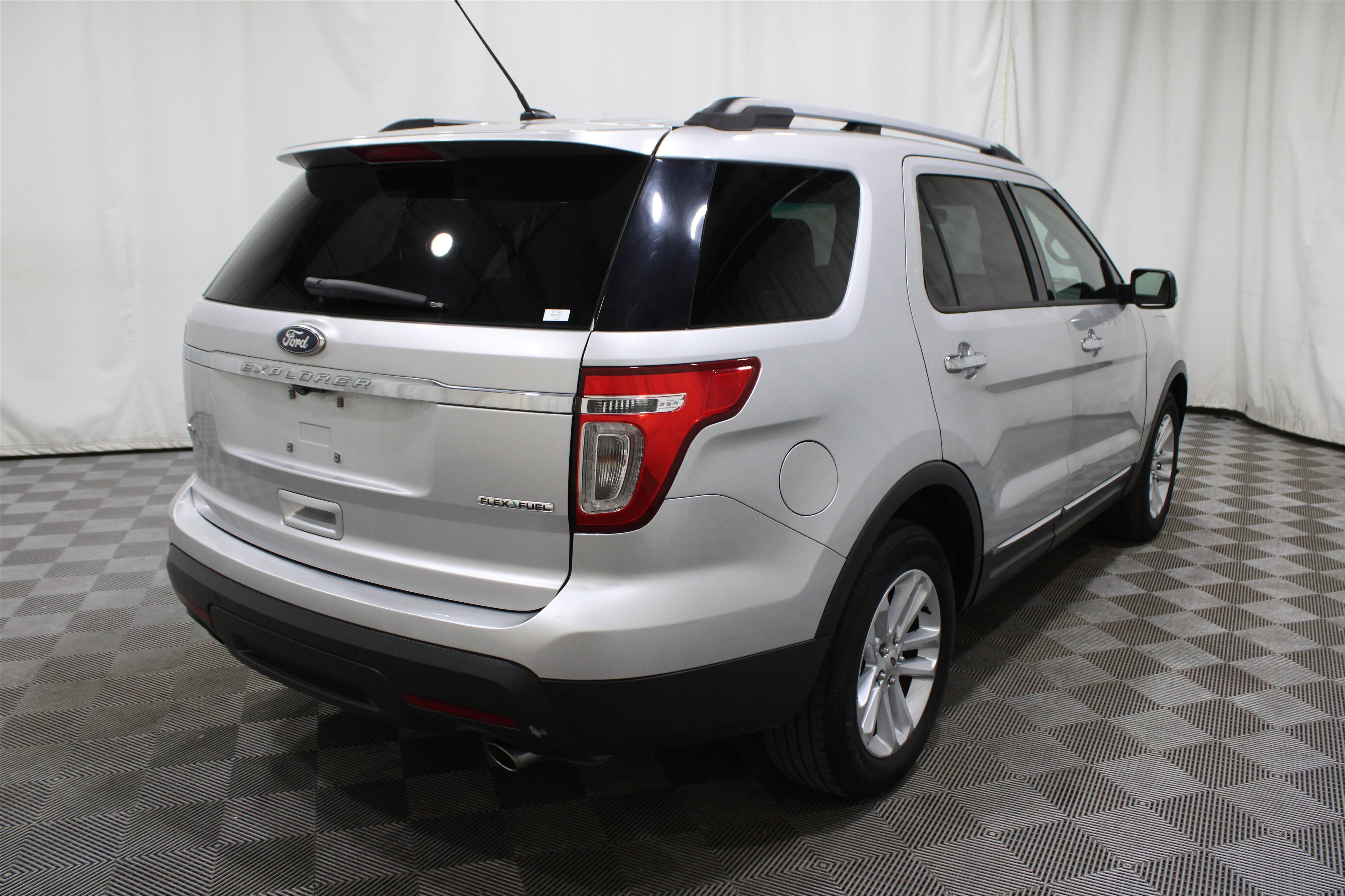 2013 Ford Explorer XLT - Photo 30
