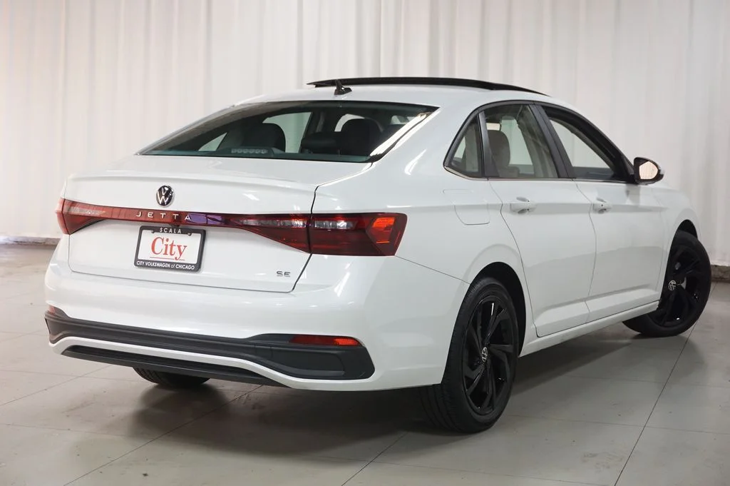 Certified Used 2025 Pure White Volkswagen 1.5T SE image 23