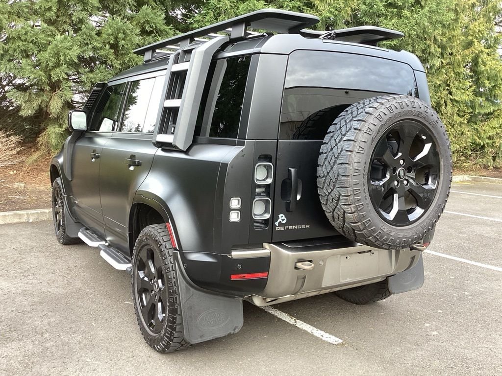 Used 2022  Land Rover X image 13