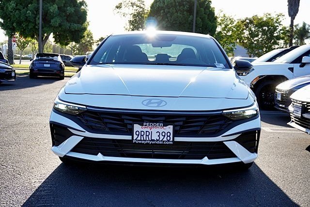 Used 2025 White Hyundai SEL Sport image 4