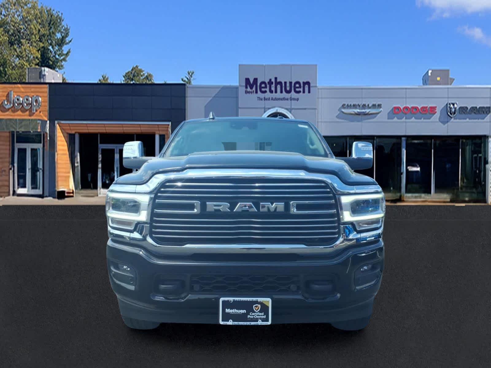 Used 2024 Diamond Black Crystal Pearlcoat Ram Laramie image 10