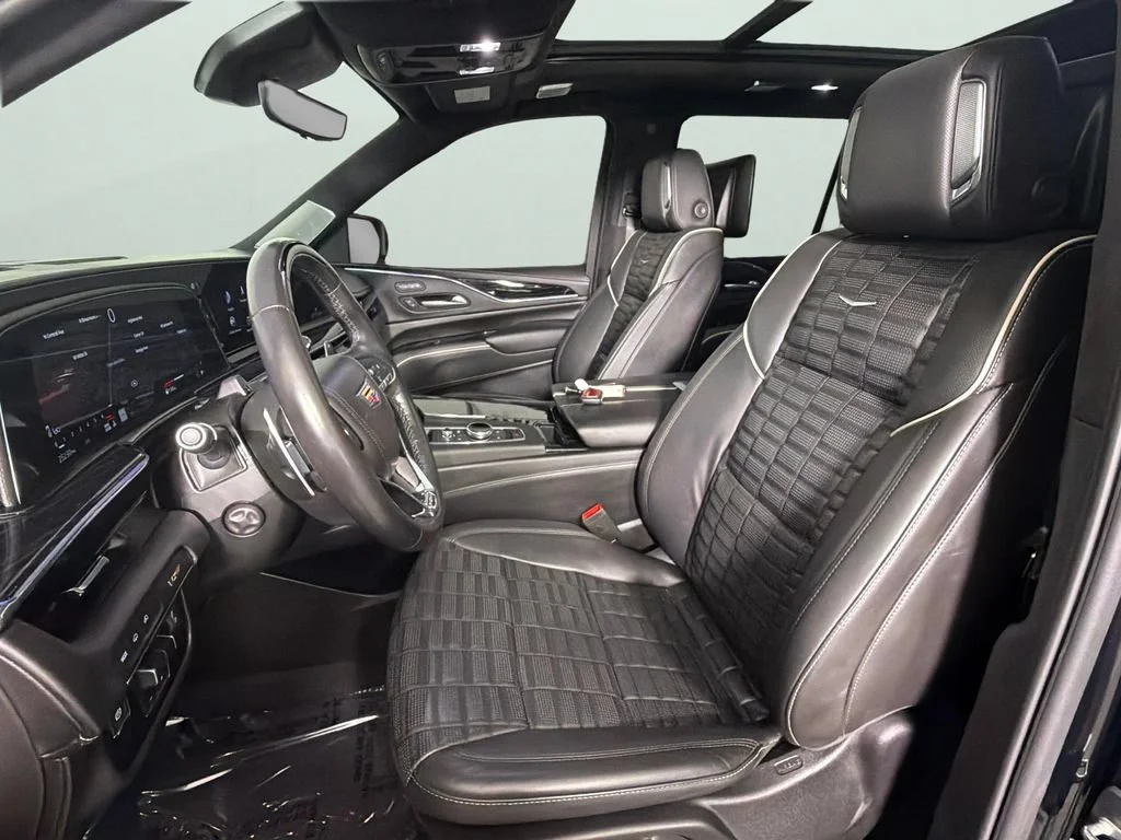 Used 2023 BLACK RAVEN Cadillac AWD V-Series image 17