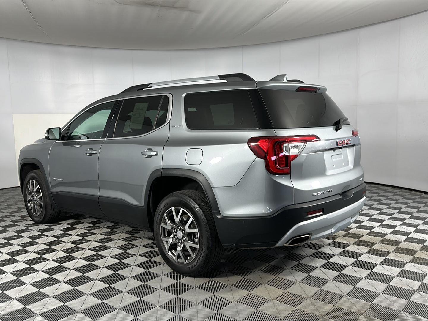 Used 2023 Sterling Metallic GMC SLE image 18