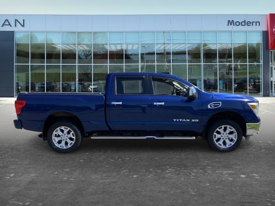 Used 2017 Deep Blue Pearl Nissan SL image 4