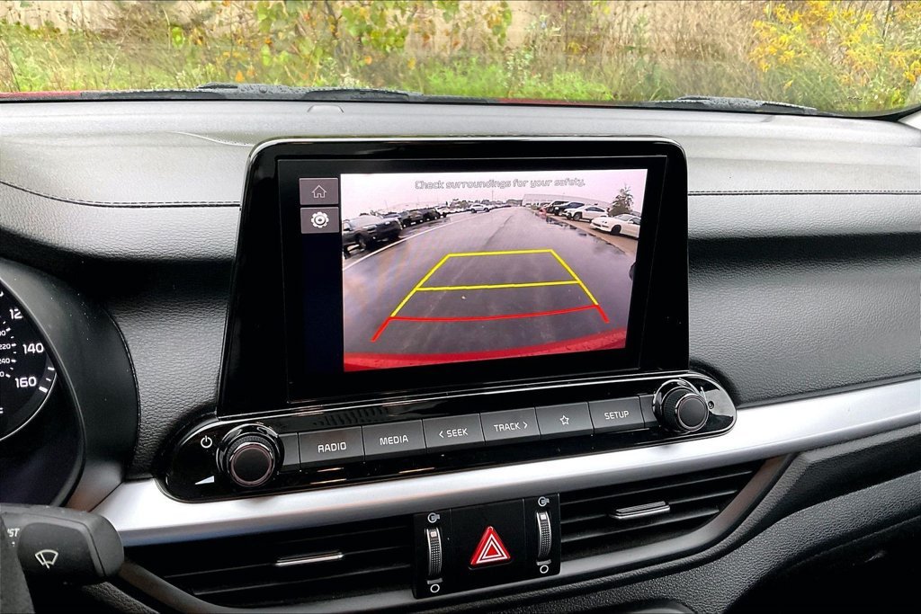 Used 2023 Red Kia LXS image 21