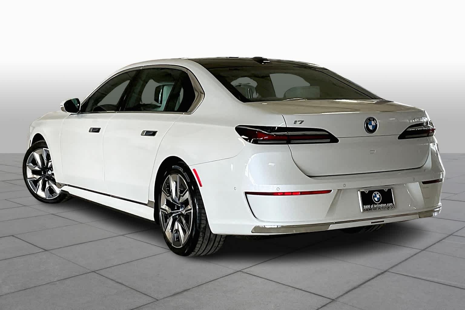 2025 BMW i7 50 - Photo 12