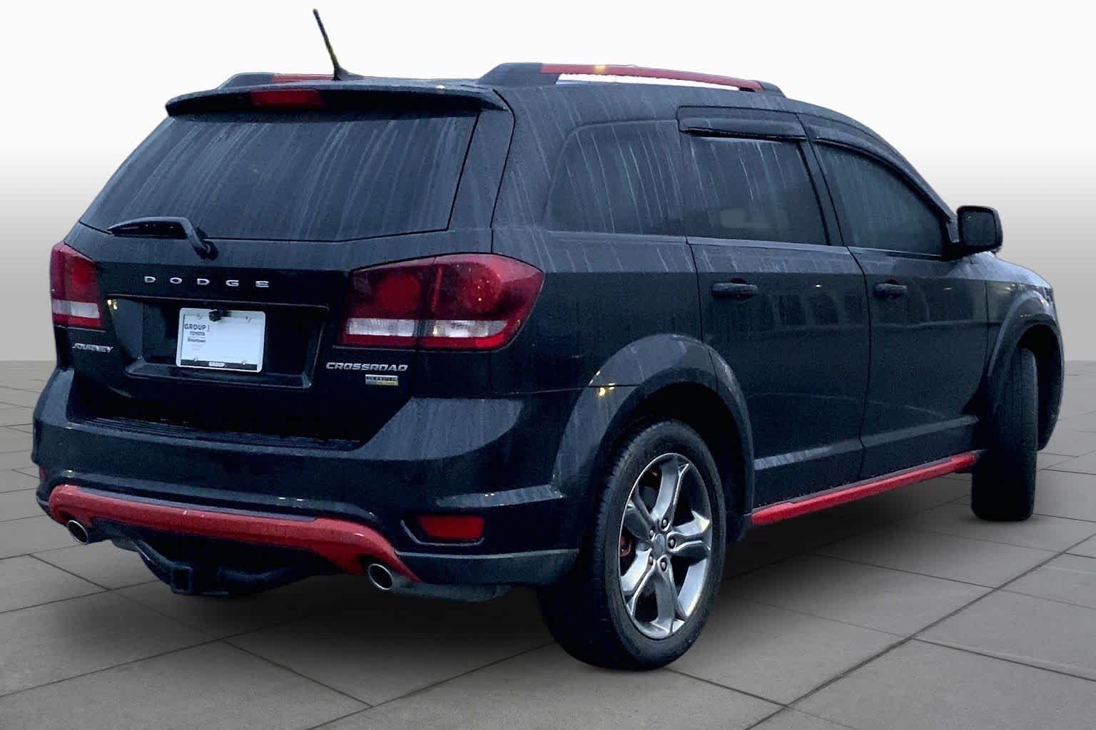 Used 2017 Pitch Black Clear Coat Dodge Crossroad Plus image 12