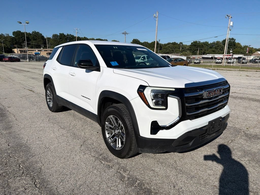 Used 2025 Summit White GMC AWD Elevation image 1
