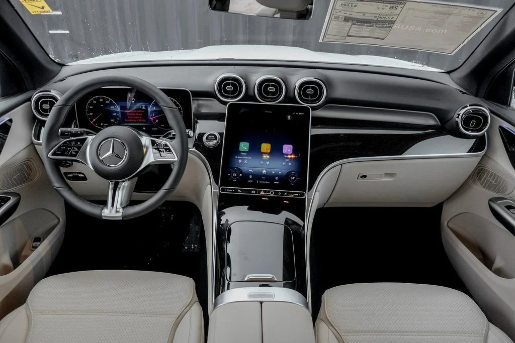 New 2026 Polar White Mercedes-Benz GLC 300 image 51