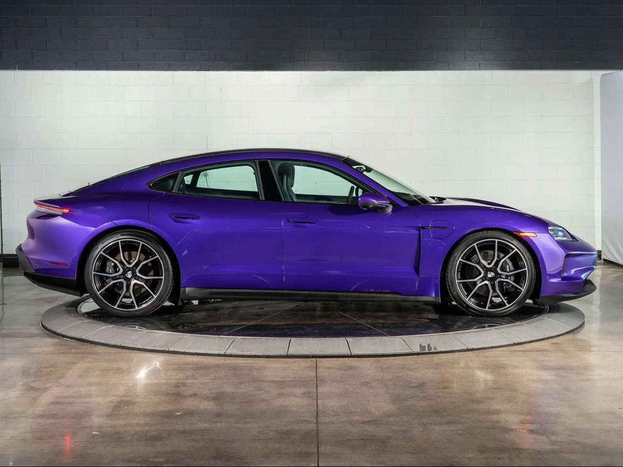 2025 Porsche Taycan Base - Photo 8