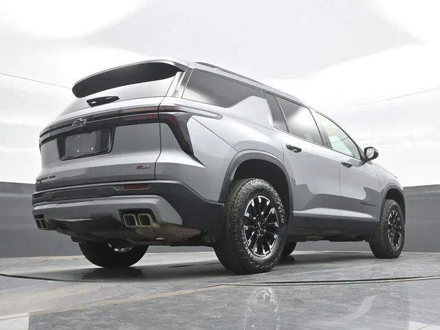Used 2025 Gray Chevrolet Z71 image 26