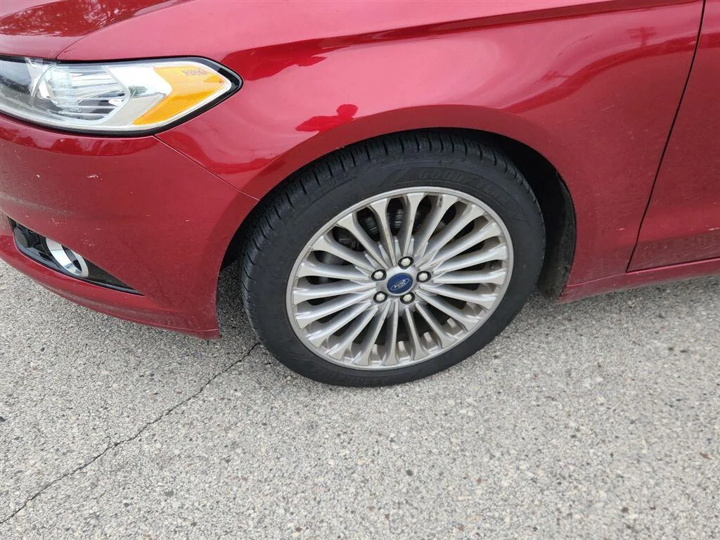 Used 2016 Ruby Red Metallic Tinted Clearcoat Ford Titanium image 9