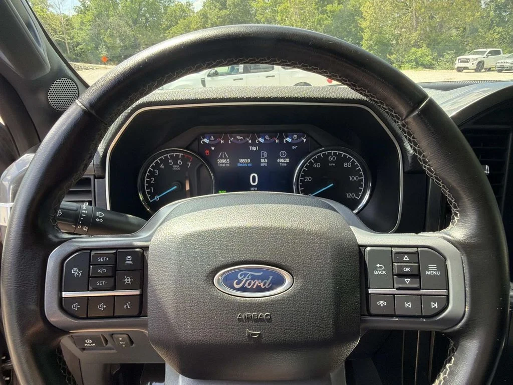 Used 2023 Gray Ford XLT image 27