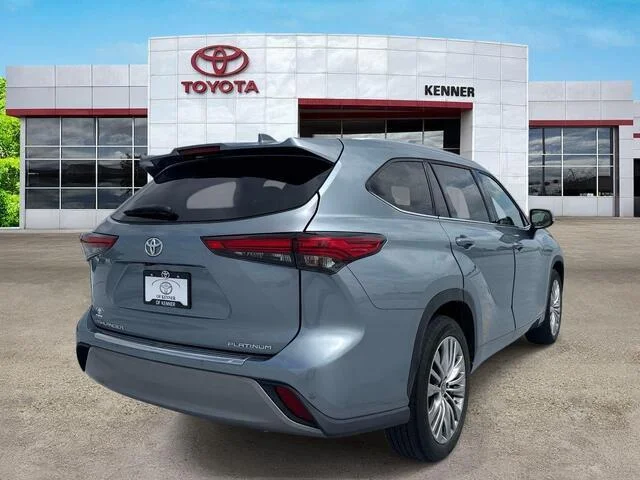 Used 2023 Moon Dust Toyota Platinum image 6