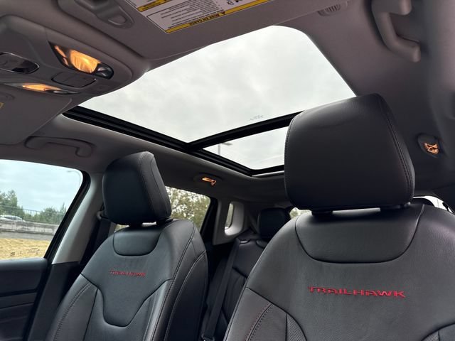 Used 2022 Granite Crystal Metallic Clearcoat Jeep Trailhawk image 16