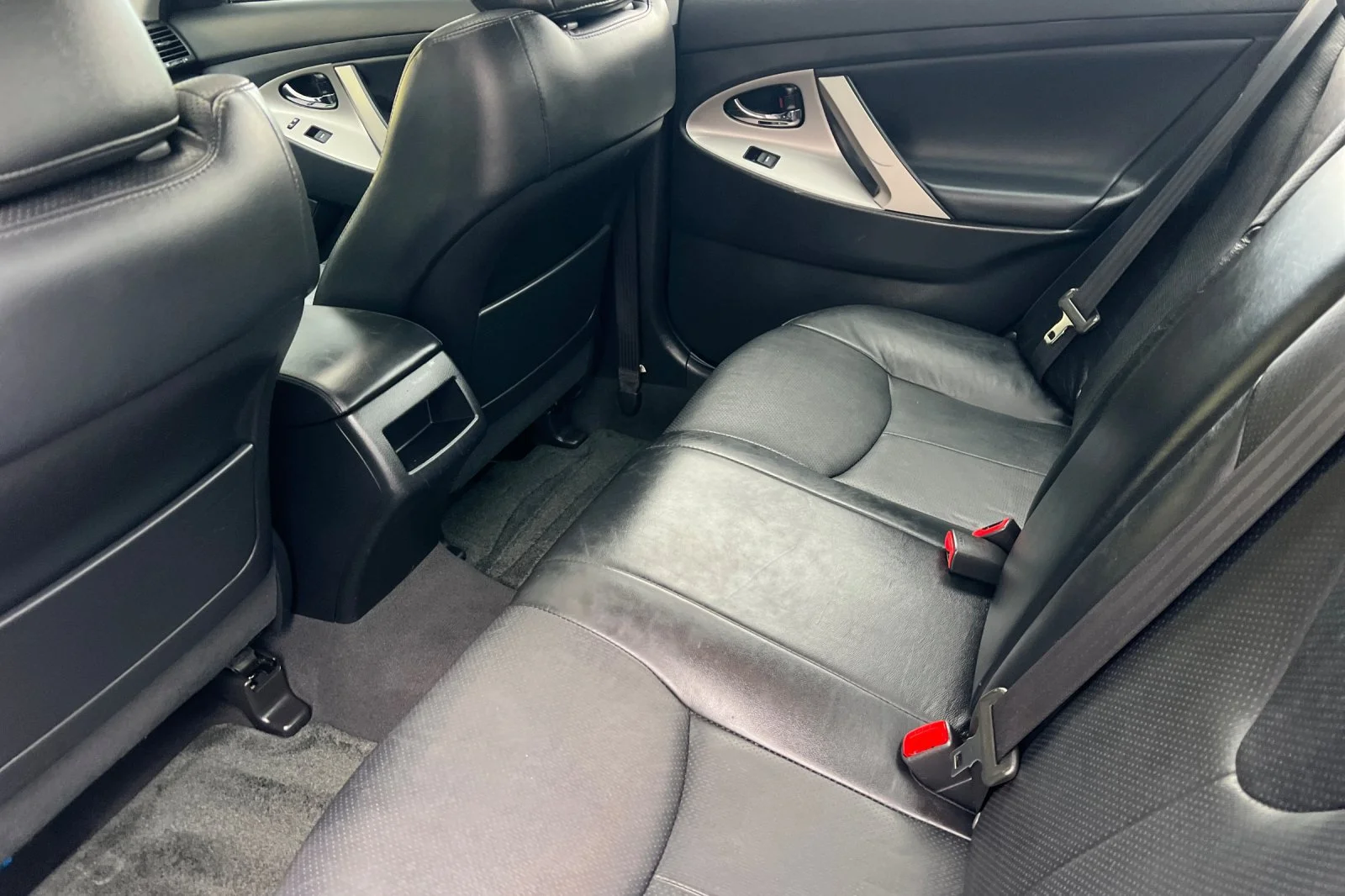 Used 2011 Super White Toyota SE image 12
