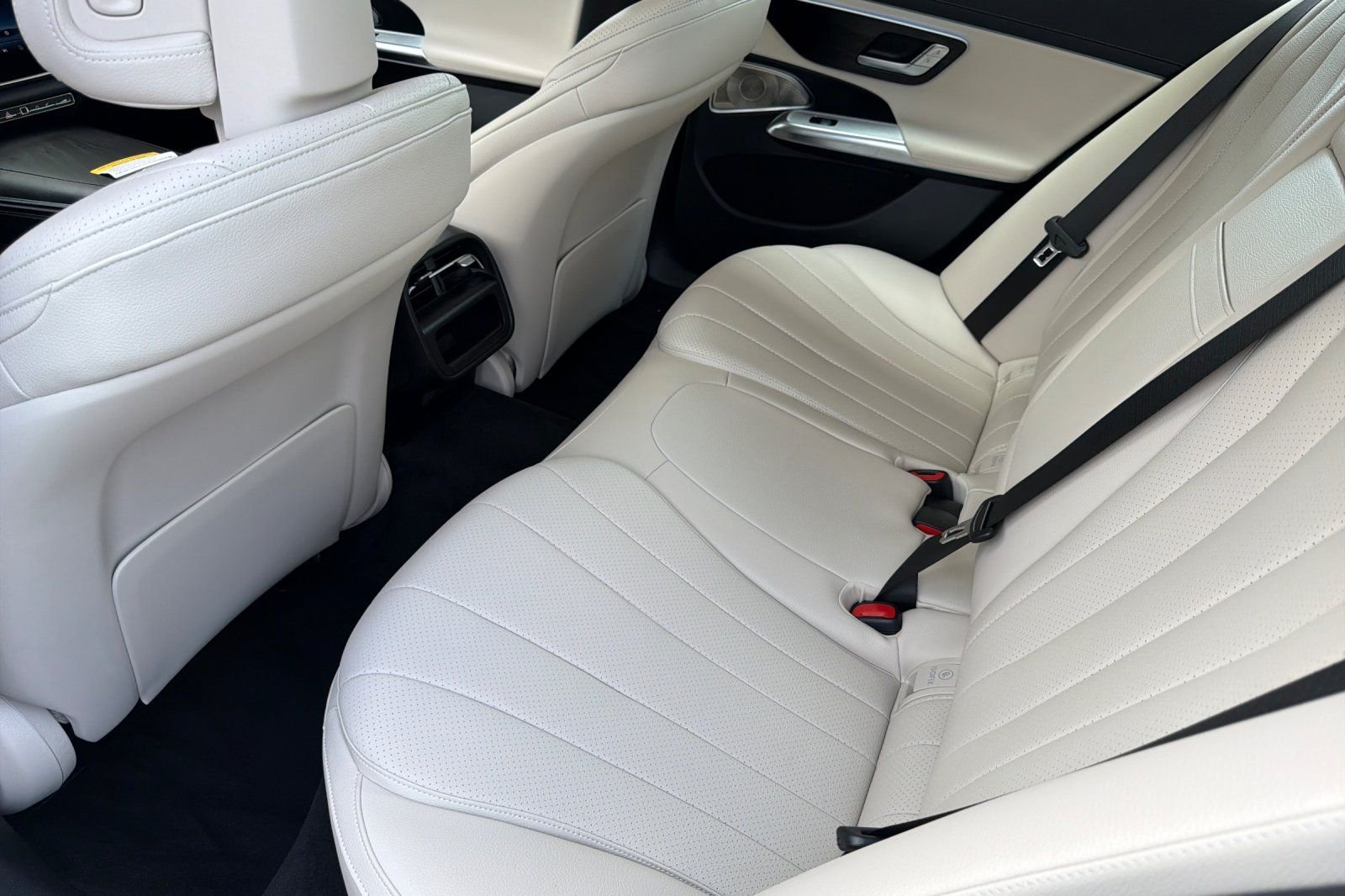 New 2026 Polar White Mercedes-Benz E 350 image 12