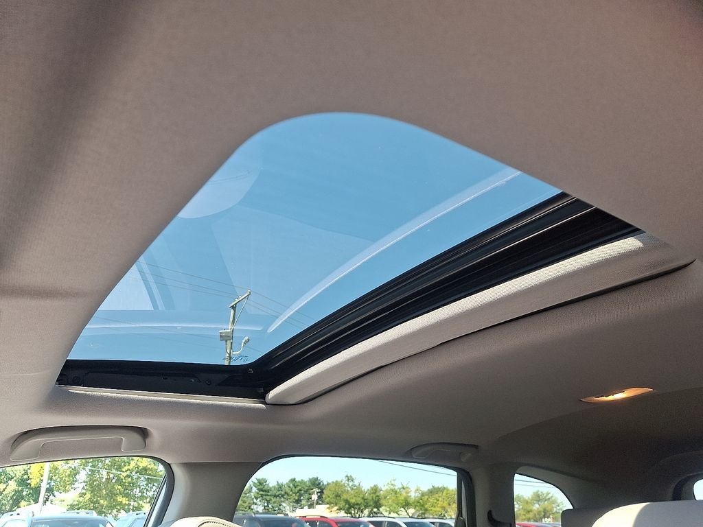 Certified Used 2019 Lunar Silver Metallic Honda EX-L image 15