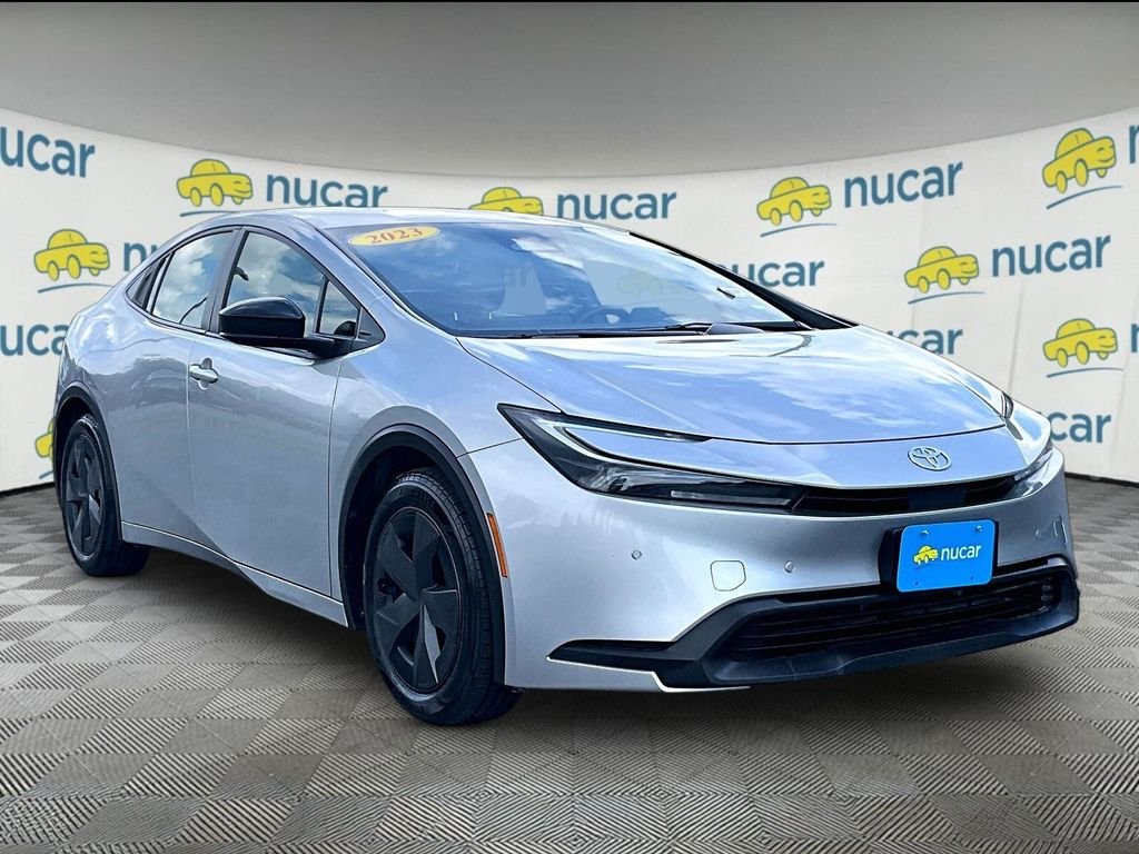 Used 2023  Toyota LE image 1