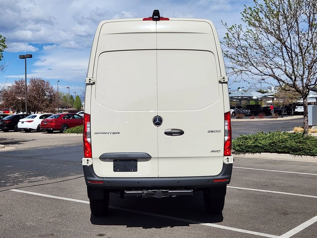 New 2026 Pebble Grey Mercedes-Benz CARGO image 7