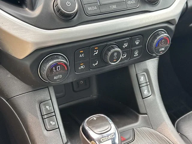 Used 2019 White GMC SLT-1 image 30