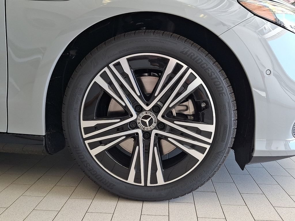 New 2027 MANUFAKTUR Alpine Grey Mercedes-Benz CLA 220 image 5