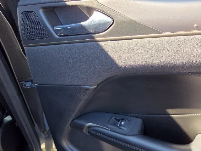 Used 2019 Magnetic Gray Metallic Lincoln Standard image 11